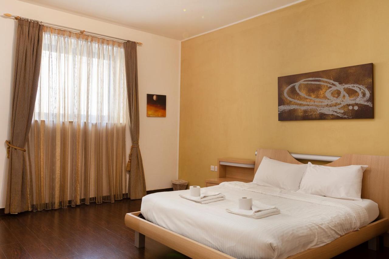 Spacious Seafront Apt With Living, Sofa, Wifi & Ac By 360 Estates Sliema Exterior photo