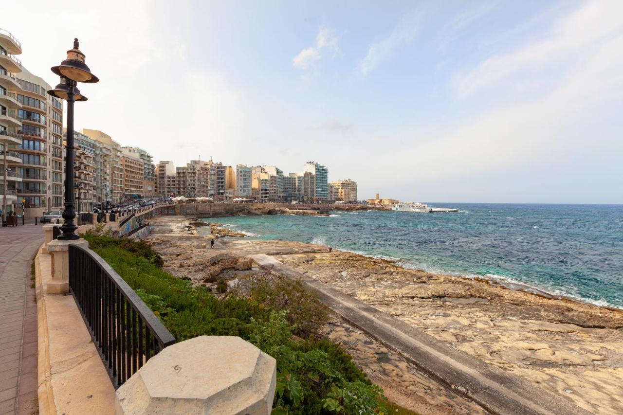 Spacious Seafront Apt With Living, Sofa, Wifi & Ac By 360 Estates Sliema Exterior photo