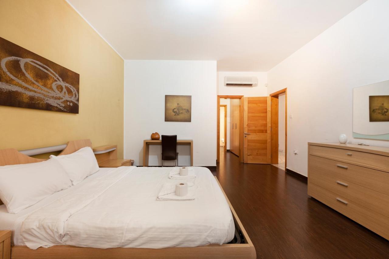 Spacious Seafront Apt With Living, Sofa, Wifi & Ac By 360 Estates Sliema Exterior photo